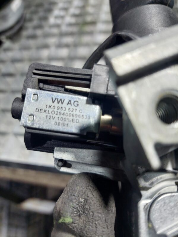 Contact cu 2 chei si blocator volan Skoda Seat Volkswagen cod 1K0905851B