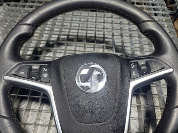 Volan Opel Astra J Facelift Zafira C cod 13351029 cu airbag cod 13480288