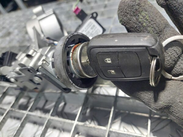 Contact cu cheie Opel Astra J Corsa E Zafira C cod 13383062 4121694