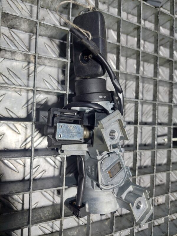 Contact cu cheie si blocator volan Skoda Seat Volkswagen cod 1K0905851B