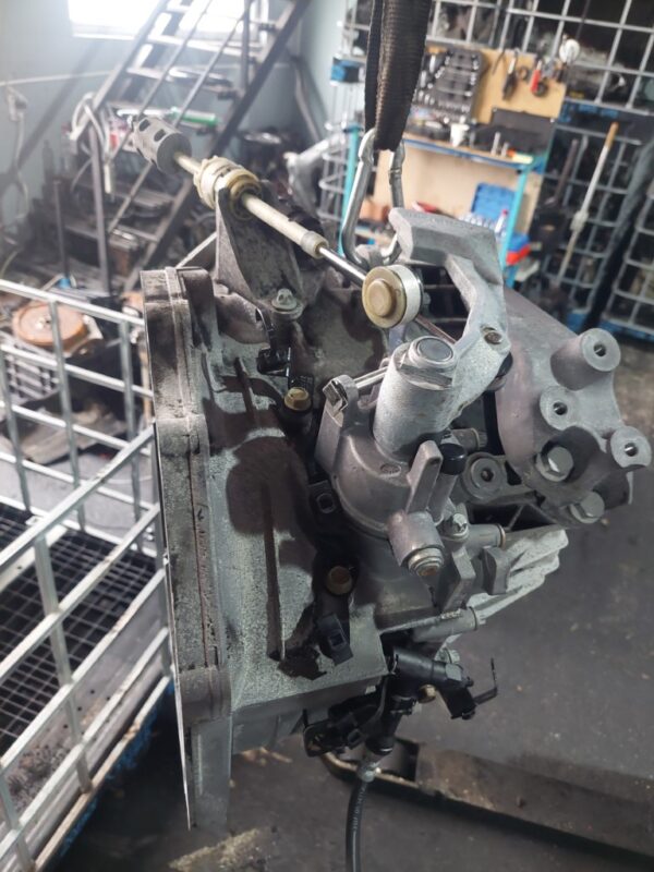 Cutie viteze manuala Opel Zafira Astra J 1.7 Euro 5 cod 55194293 55192042