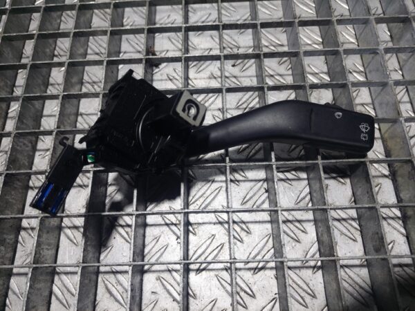Maneta stergator parbriz si luneta Volkswagen Seat Skoda cod 1K0953519