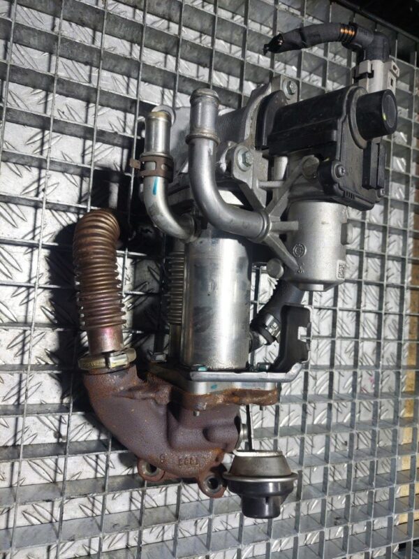 Racitor gaze Renault Dacia 1.5 DCi k9K770 cod 147355713R
