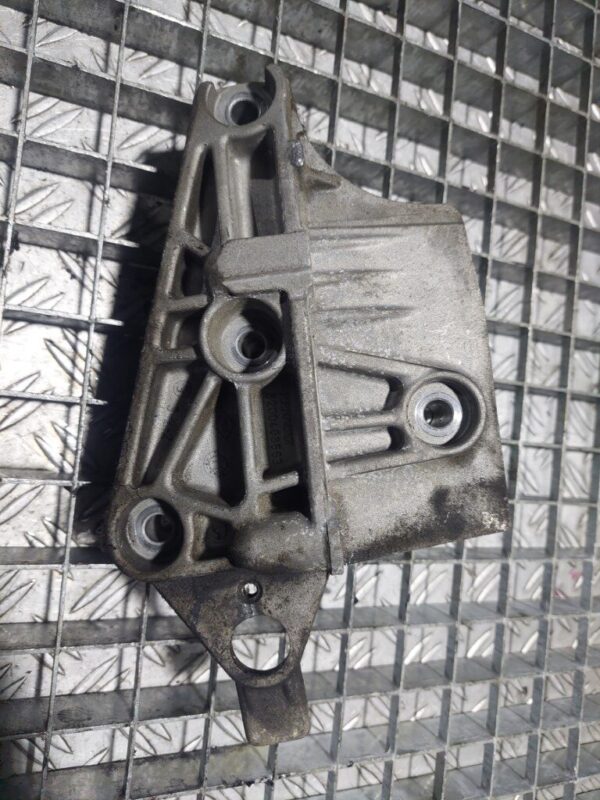 Suport motor Nissan Renault Dacia cod 8200408663