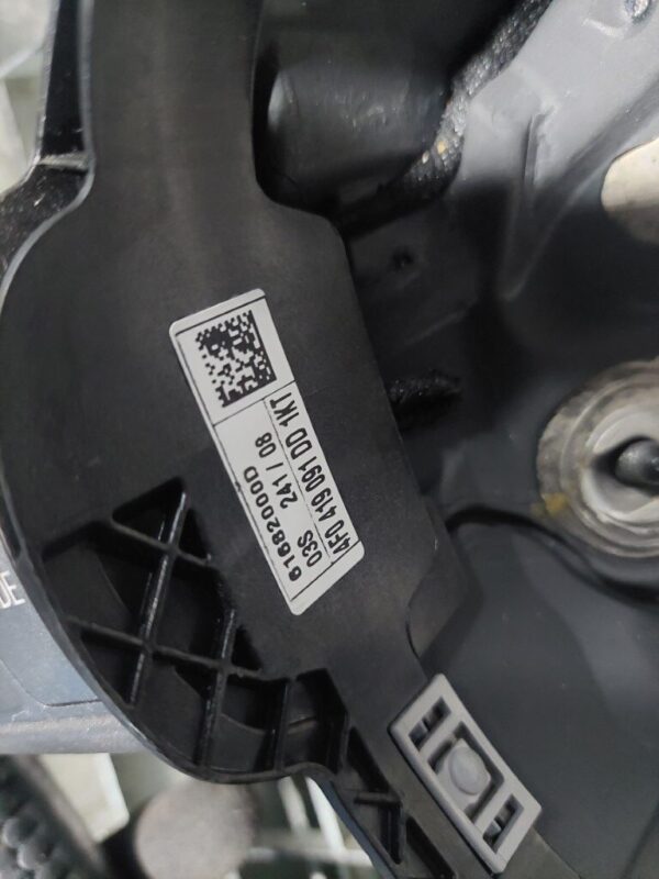Volan cu comezi Audi A6 C6 2005 cod 4F0419091DD
