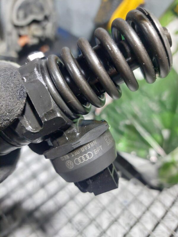 Injector Audi Volkswagen Skoda 1.9 TDi cod 038130073BN