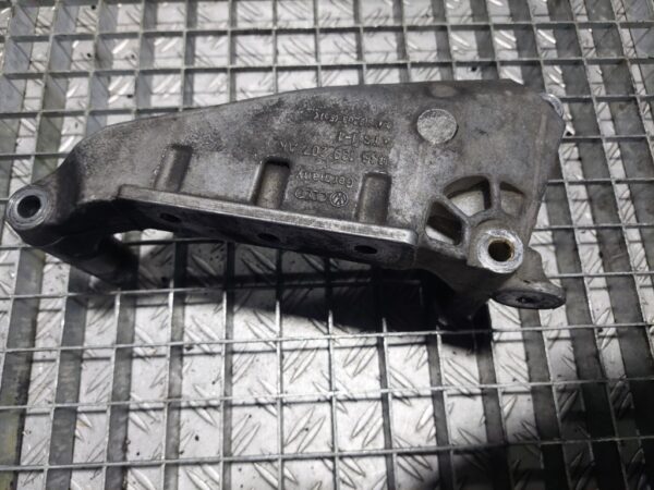 Suport motor Volkswagen Transporter T5 1.9 TDI BRS cod 038199207AK