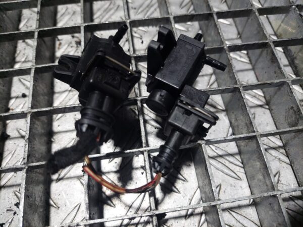 Supapa vacuum Opel Astra H 1.7 cdti cod 8972882491