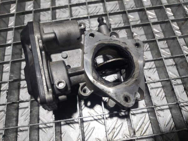 Clapeta de acceleratie Opel Insignia Astra 2.0 CDTI cod 55564164