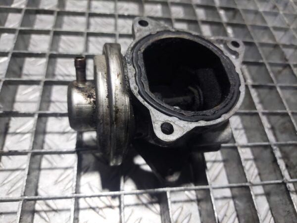 Supapa EGR Volkswagen Skoda 1.9 tdi cod 038129637D
