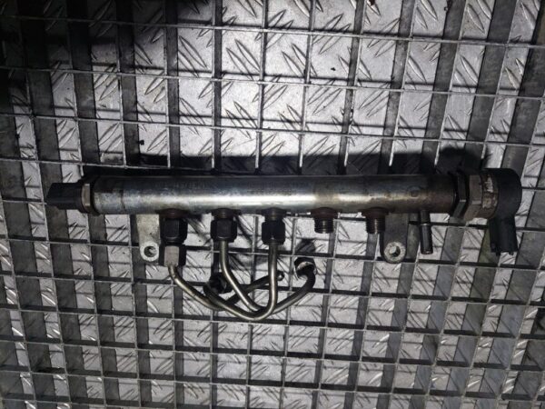 Rampa injectoare cu senzor Peugeot 508  Range Rover 2.2 HDI cod 9670890580