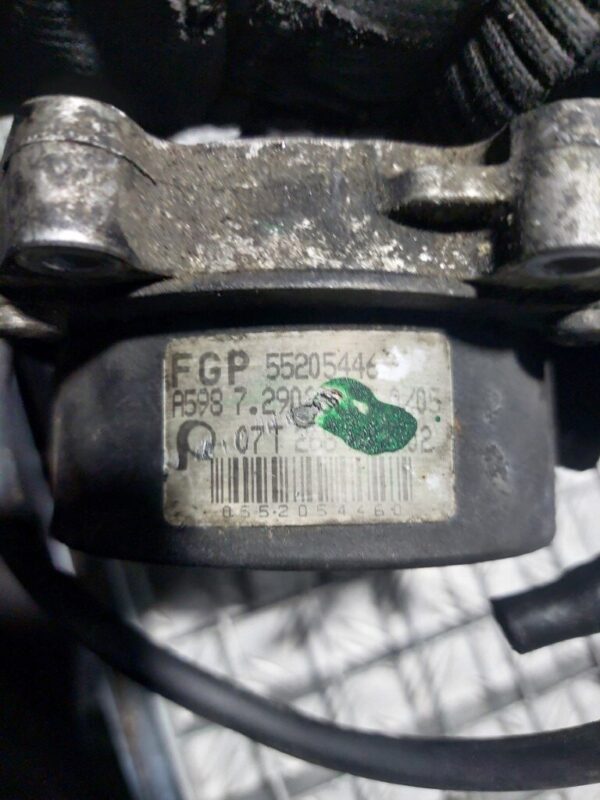 Pompa vacuum Opel Astra J Insignia A Zafira B 1.9 DCI cod 55205446