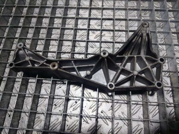 Suport racitor gaze Audi A6 A4 A5 Seat Exeo 2.0Tdi cod 03L131159