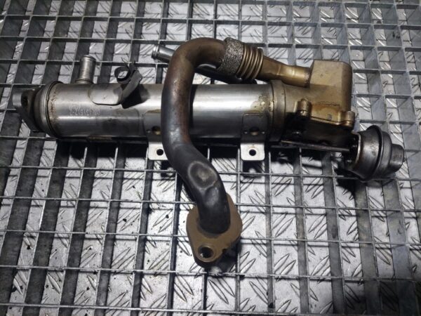 Racitor gaze Audi A4 B8 2.0 TDI cod 03L131512-2