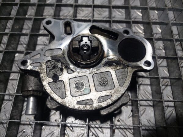 Pompa vacuum 1.6 tdi 2.0 tdi Volkswagen Skoda Seat cod 03l145100