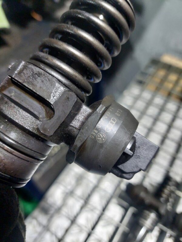 Injector Skoda Volkswagen Audi 1.9 tdi BSW cod 038130073AG