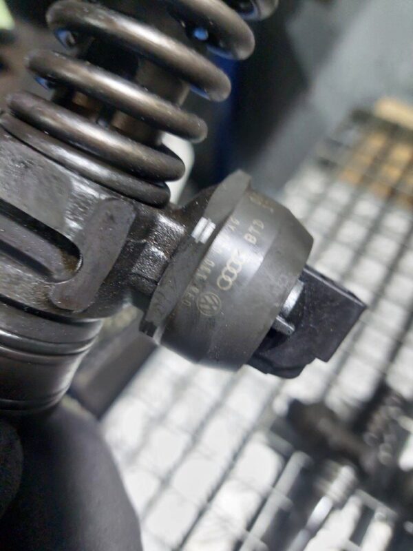 Injector Skoda Volkswagen Audi 1.9 tdi BSW cod 038130073AG