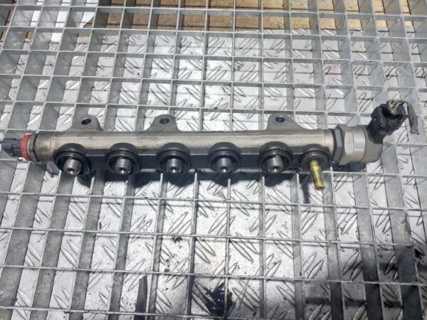 Rampa Injectoare Nissan Renault 2.0 DCI cod 0445214155 H8200610223 8200842432