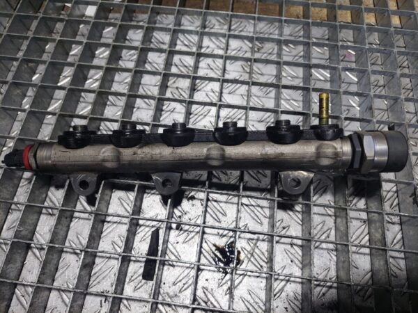 Rampa Injectoare Nissan Renault 2.0 DCI cod 0445214155 H8200610223 8200842432
