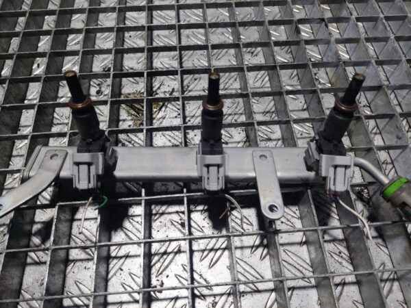 Rampa cu injectoare Smart Fortwo Renault Twingo 3 1.0 SCE cod 166008685r