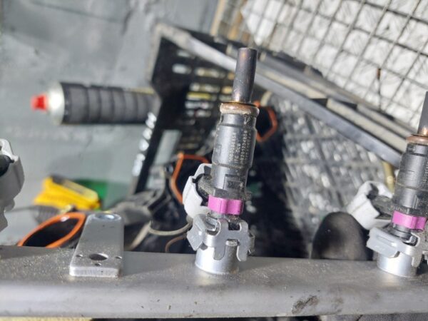 Rampa cu injectoare Smart Fortwo Renault Twingo 3 1.0 SCE cod 166008685r
