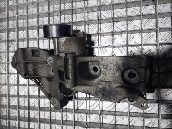 Suport accesorii, Renault Dacia 1.5 dci K9KF732  cod 8200365097