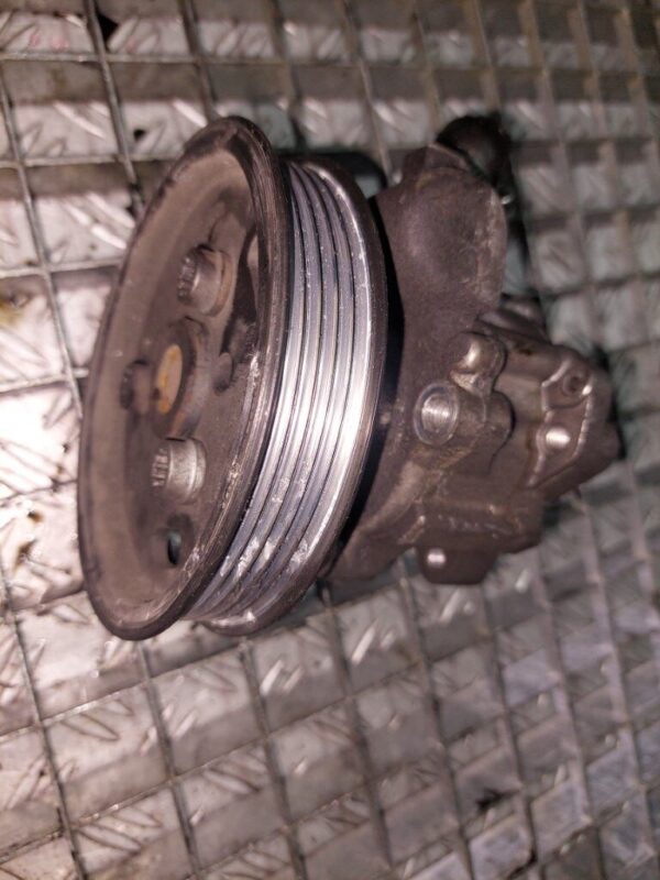 Pompa servodirectie Audi 4(8E, B7) 1.9 tdi cod 8E0145155N