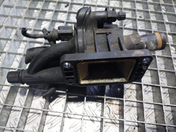 20250212_171032.jpg Carcasa corp termostat 1.4 HDI Peugeot Citroen cod 9684588980