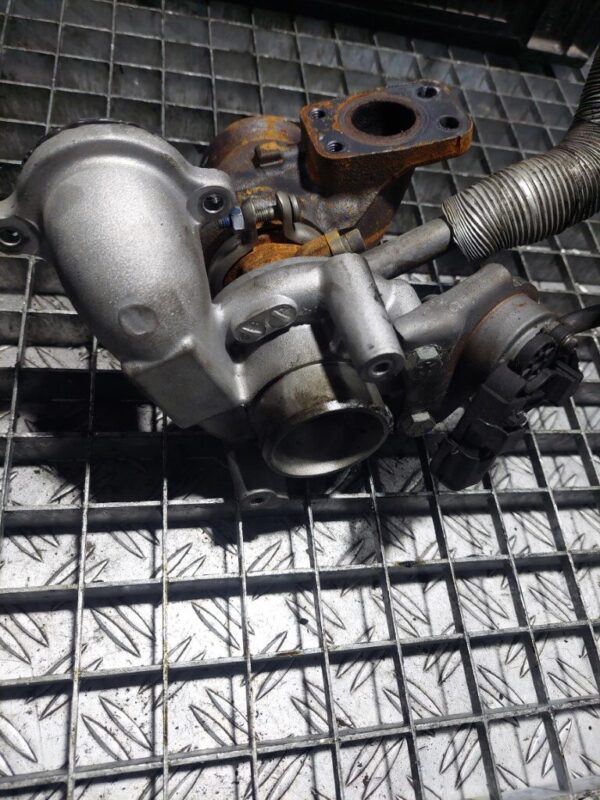 Turbosuflanta Ford Peugeot 1.5 tdci cod 49373-52020