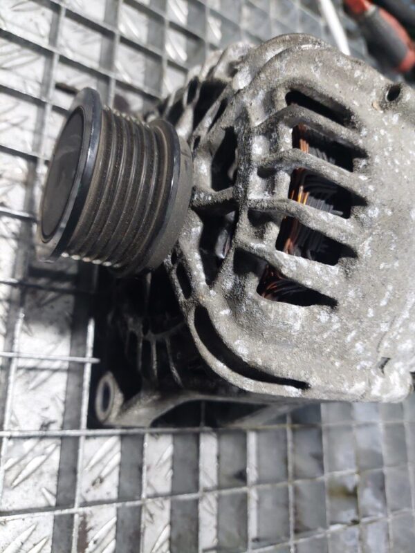 Alternator 1.5 tdci ugjc Ford Fiesta cod av6n-10300-dc