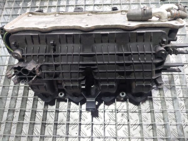 Galerie admisie/Radiator intercooler Volkswagen Skoda 1.4 Benzina cod 04E129711J
