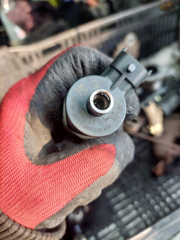 Injector Renault Dacia 1.5 dci cod H8201453073 0445110652