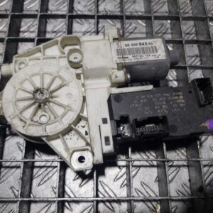 20250221_181012.jpg Motoras macara stanga sau dreapta fata Peugeot 407 cod 9646594480
