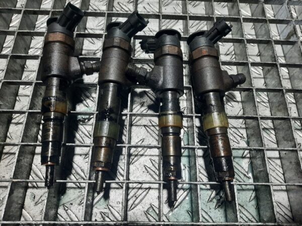 Injector Peugeot Citroen 1.4 HDi 8HR cod 0445110339