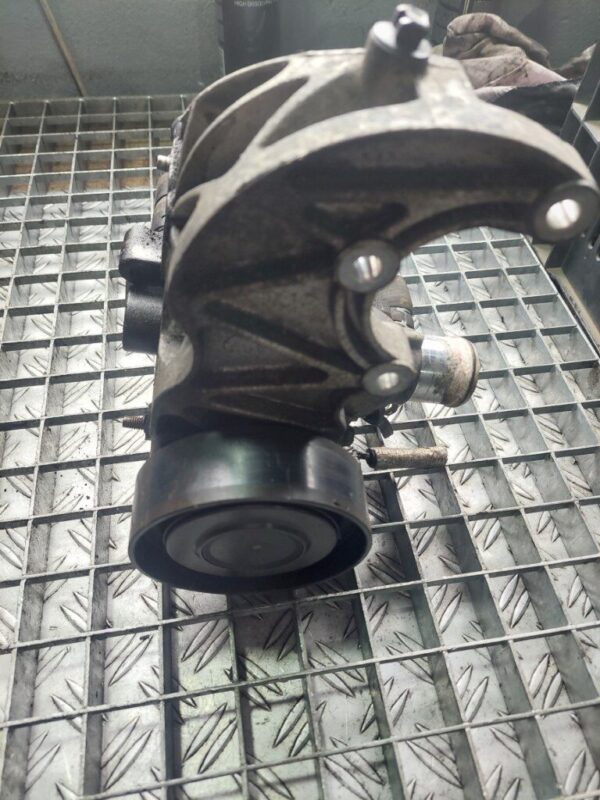Pompa apa Opel chevrolet 2.2 CDTI cod 25186663