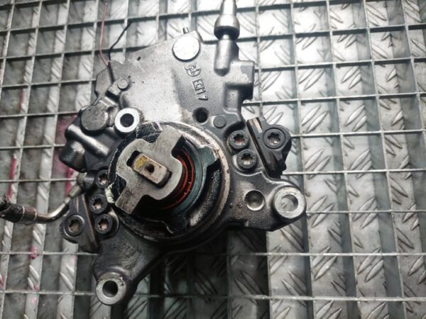 Pompa inalte Opel Chevrolet 2.2 CDTI cod 28318240 25187376