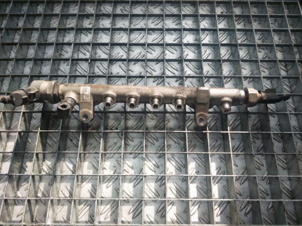 Rampa injectoare cu senzori Volkswagen Audi 2.0 TDI cod 03L089C
