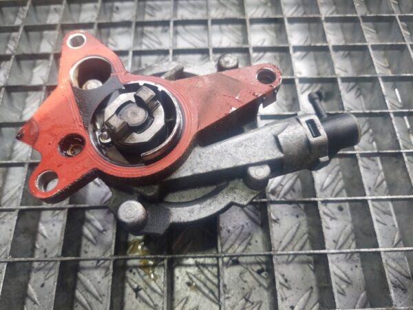 Pompa vacuum 2.0 dci Nissan Renault cod 146502018R