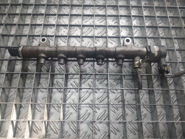 Rampa injectoare Hyundai Kia 1.7 CRDI cod 0445214323 31400 2A650
