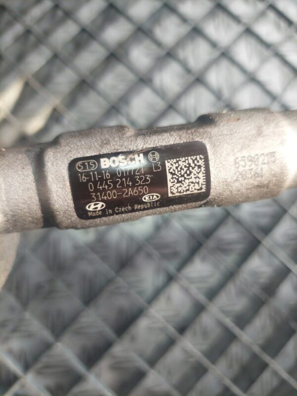Rampa injectoare Hyundai Kia 1.7 CRDI cod 0445214323 31400 2A650