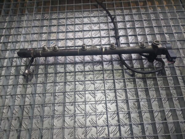 Rampa injectoare cu senzori Mercedes 1.7cdi cod A6680700095 0445214005