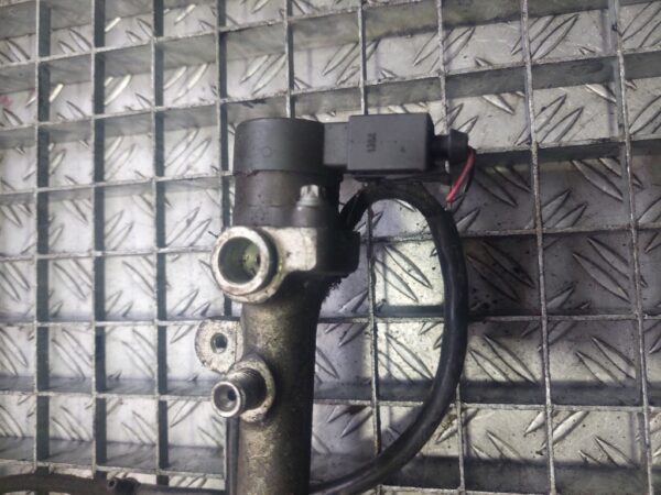 Rampa injectoare cu senzori Mercedes 1.7cdi cod A6680700095 0445214005