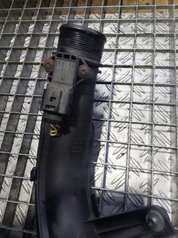 Tub intercooler cu senzor Volkswagen Audi Seat Skoda 1.2 TDI cod 6R0145770A