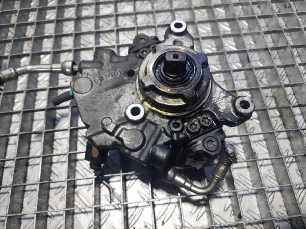 Pompa inalte Chevrolet Opel 2.2 D Z22D1 cod 25184341