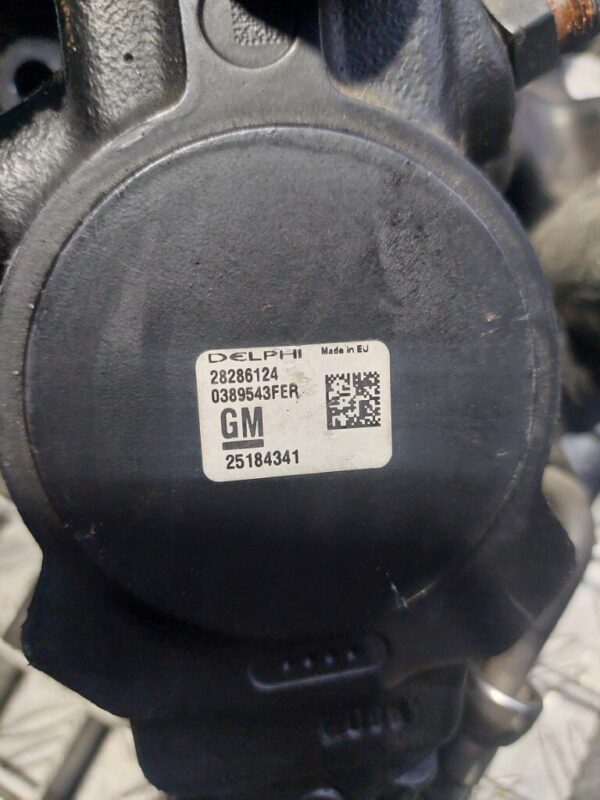 Pompa inalte Chevrolet Opel 2.2 D Z22D1 cod 25184341