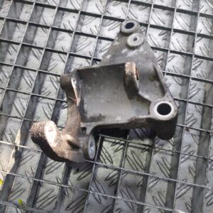 Suport pompa servodirectie Saab Opel 2.8 V6 cod 55354828