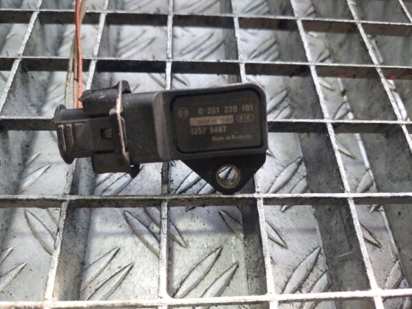 Senzor presiune gaze Saab Opel 2.8 V6 cod 0261230101