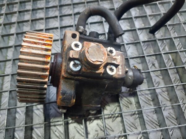 Pompa injectie Opel Insignia A 2.0 CDTI cod 0445010193 / 55571005