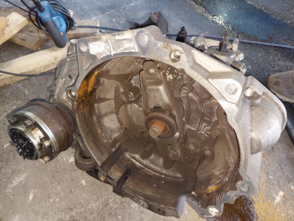 Cutie viteza manuala prinderi rupte 6 trepte Volkswagen 1.4 TSI CAX cod MCB