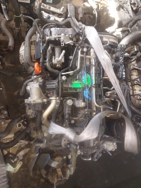 Motor Volkswagen Skoda Audi Seat 1.6 TDI cod CAY termostat exterior